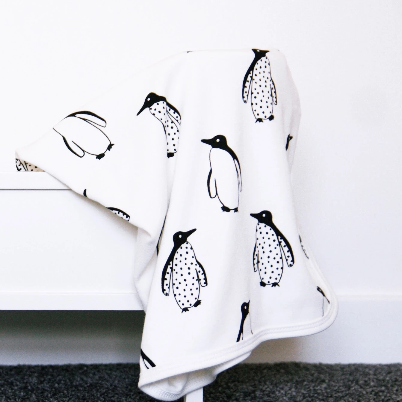 Penguin XXL Blanket 4 Penguin XXL Blanket - Image 2