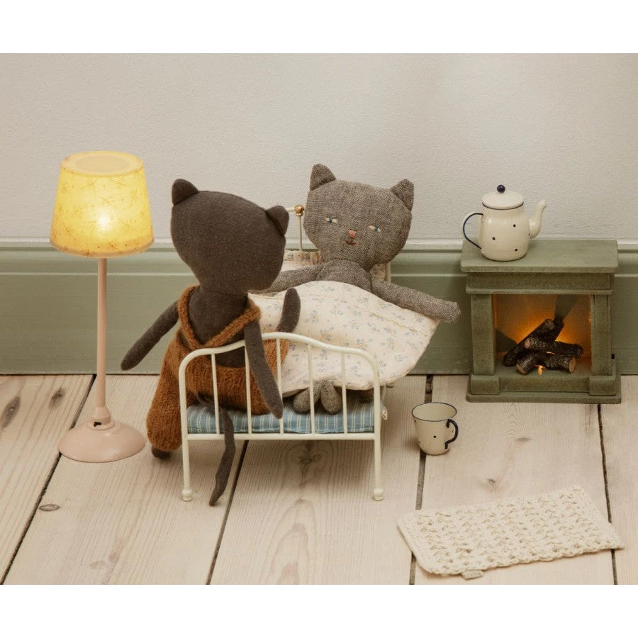 Maileg Miniature Floor Lamp - Dark Powder 4 Maileg Miniature Floor Lamp - Dark Powder - Image 2