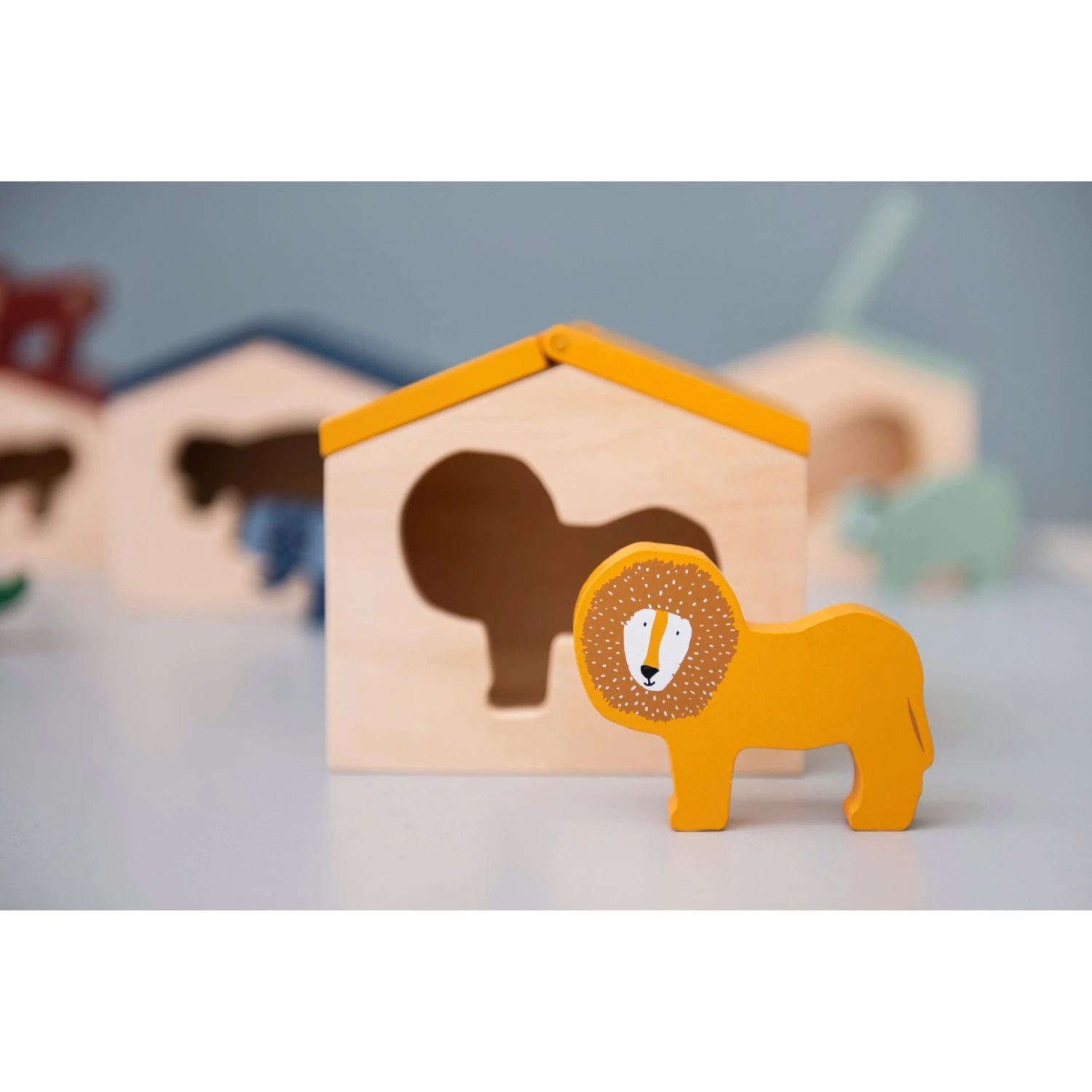 Trixie Wooden House - Mr. Lion 4 Trixie Wooden House - Mr. Lion - Image 2