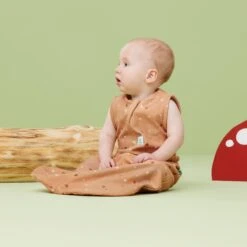 Jersey Sleeping Bag - Honey Bees - 1 Tog -Little Dutch Store ergoPouch Jersey Sleeping Bag Honey Bees 1 Tog Sleeping Bag 3